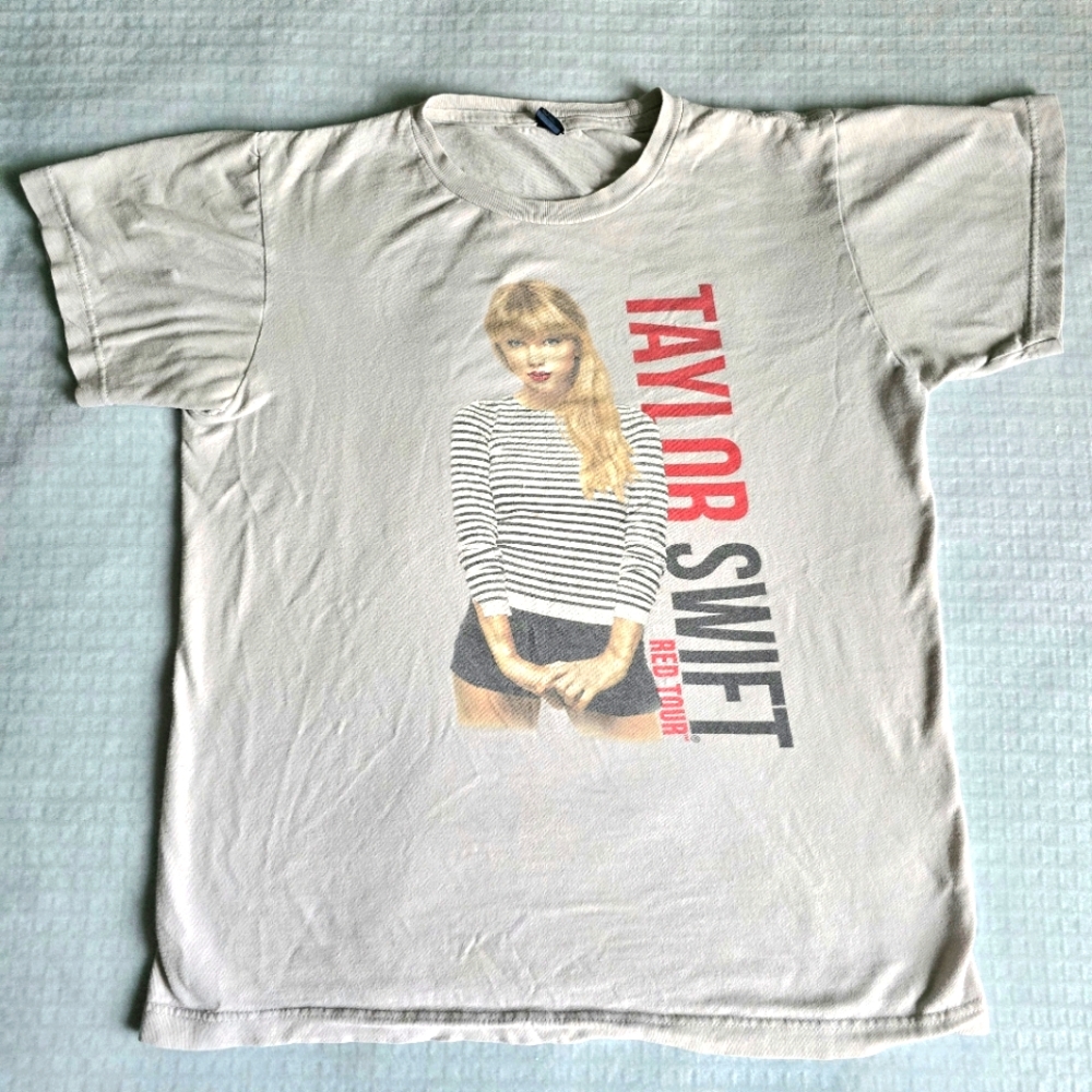 small gray taylor swift red tour t-shirt